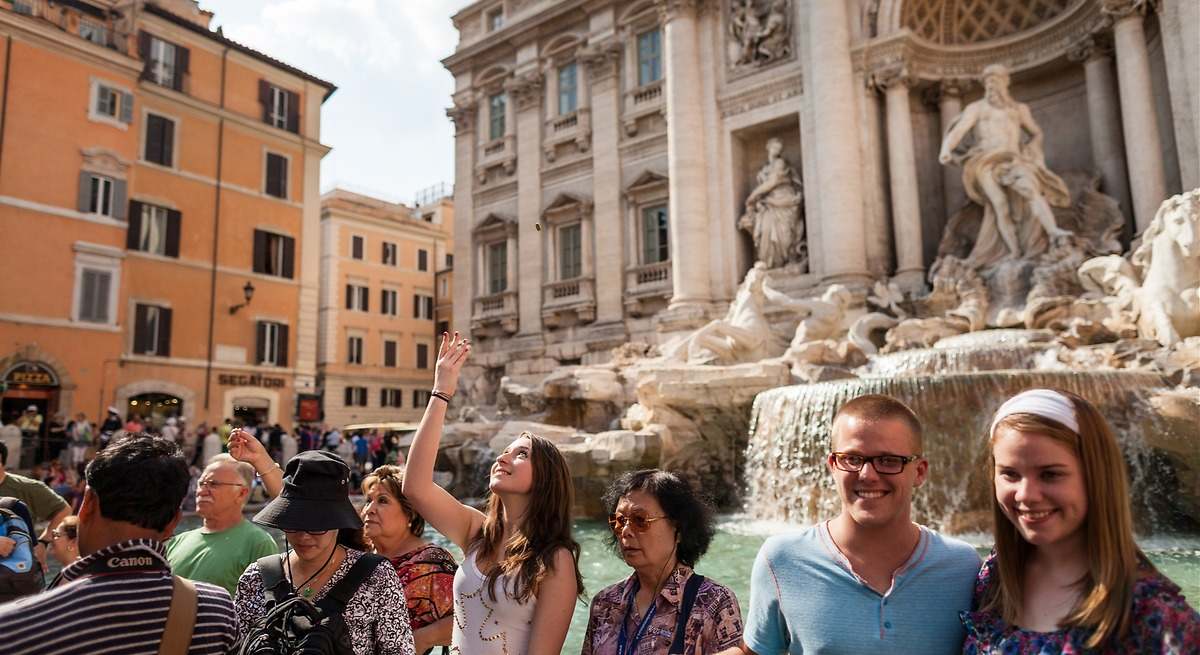 El Financial Times critica las tarifas a monumentos como La Fontana di Trevi: "Hacer cola y pagar dos euros"
